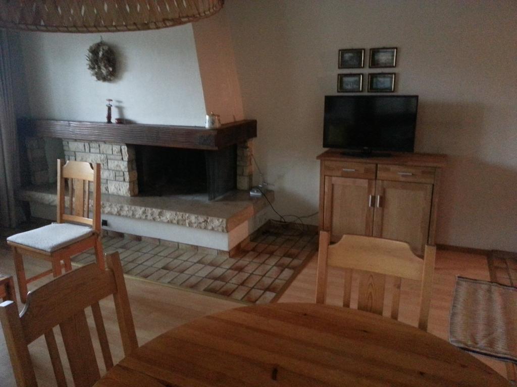 Wohnung Casa Hirundella Trin Δωμάτιο φωτογραφία
